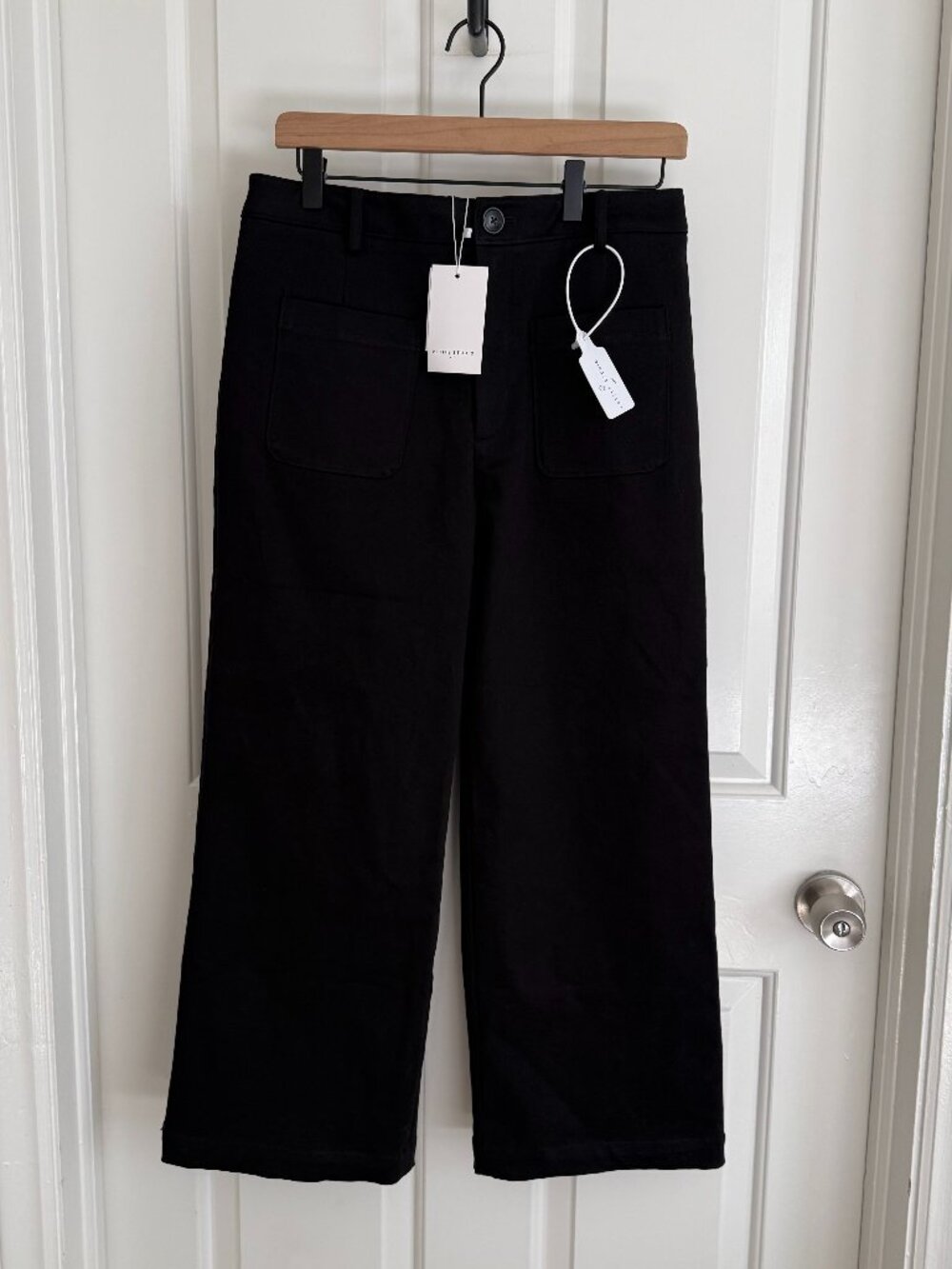 NWT Petite Studio Billy Cropped Wide-Leg Stretch Jeans in Black, Size Medium